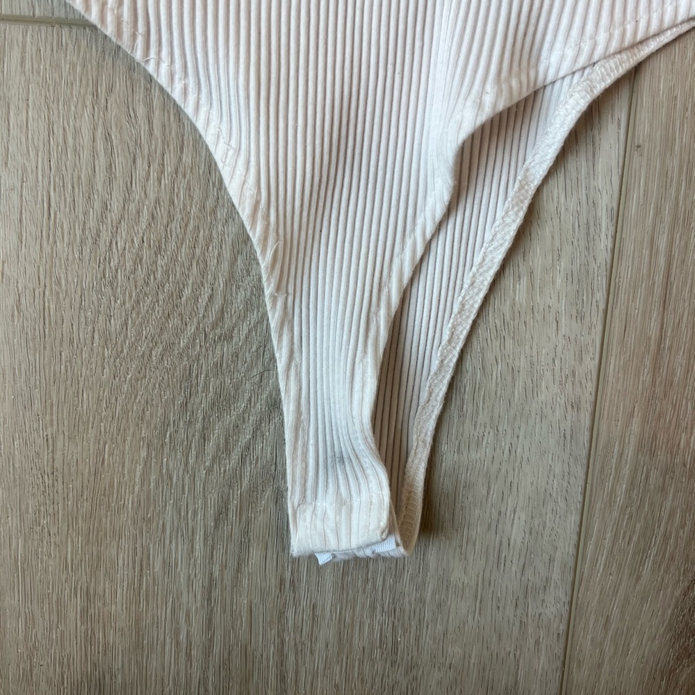 Princess Polly Bodysuit - Picture 3 of 4